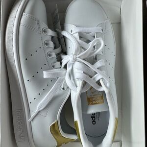 NWT! Adidas sneakers / Stan Smith sz 6